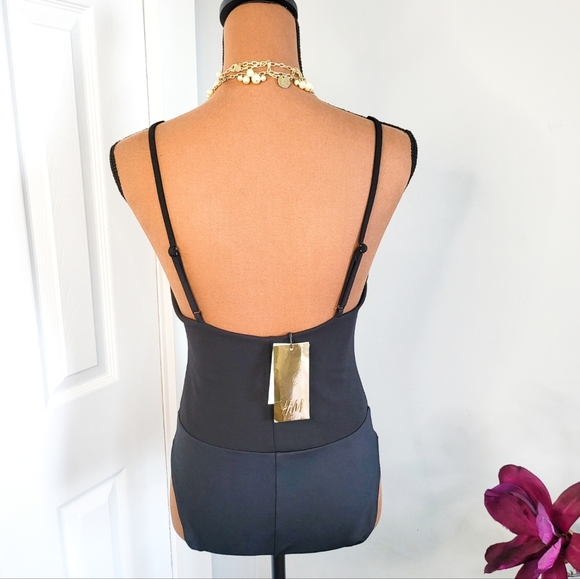 H&M WIRED PLUNGE NECK BODYSUIT NWT - Picture 4 of 10